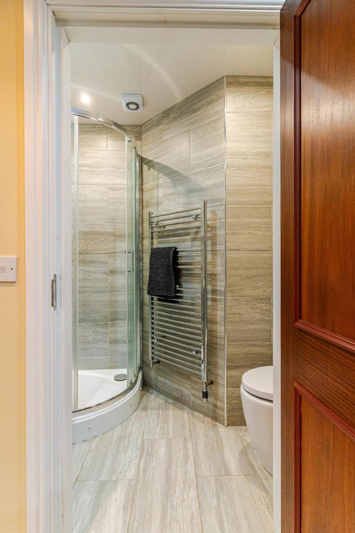 Cozy Flat In Walsall Town Centre ภายนอก รูปภาพ